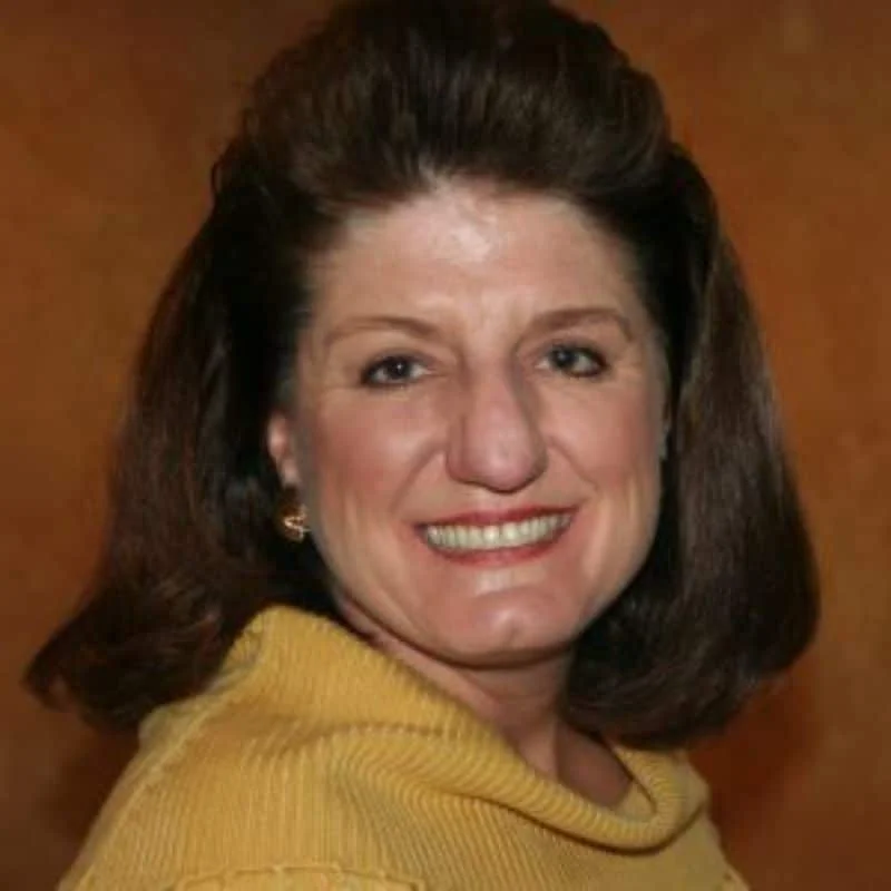 Vickie Crop 300×300 1